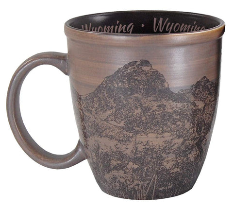 Americaware Taza cerámica Wyoming 15 onzas con boceto, perfecta para tu café diario por la mañana.