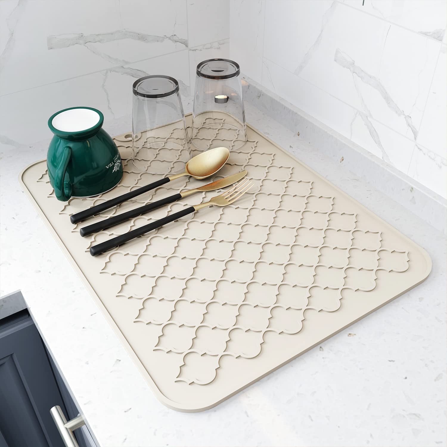 AMOAMI esterilla secado para platos 12x16 beige facilita el secado rápido.