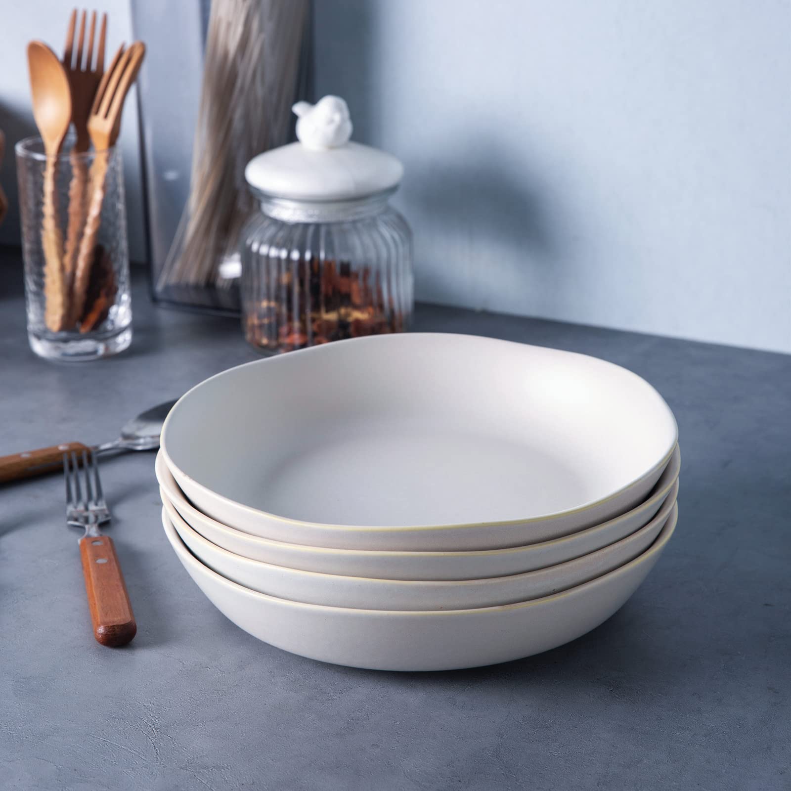 AmorArc diseño ondulado realza la mesa durante comidas diarias.