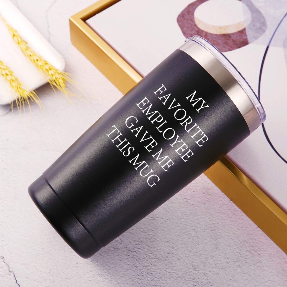 AMZUShome Taza Termica 20oz en exterior: perfecta para camping o viaje.