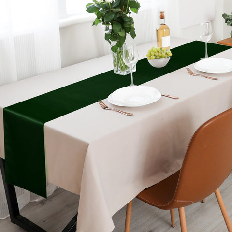 Aneco camino de mesa satinado verde bosque, resistente y reutilizable para múltiples eventos.