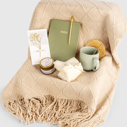 Anforsun cuchara dorada: accesorio elegante para mezclar bebidas.