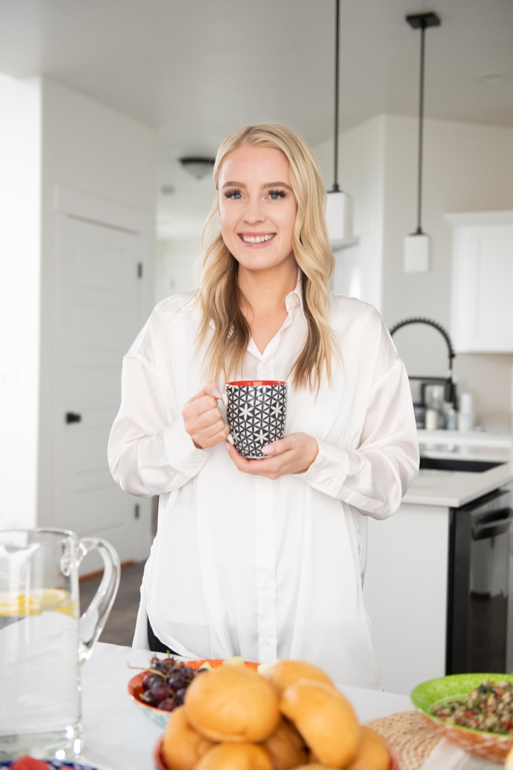 Taza Annover o de porcelana grande con mango cómodo para un agarre seguro.
