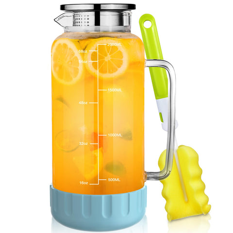 Jarra de cristal Aofmee 68 oz con base de silicona para mayor estabilidad.