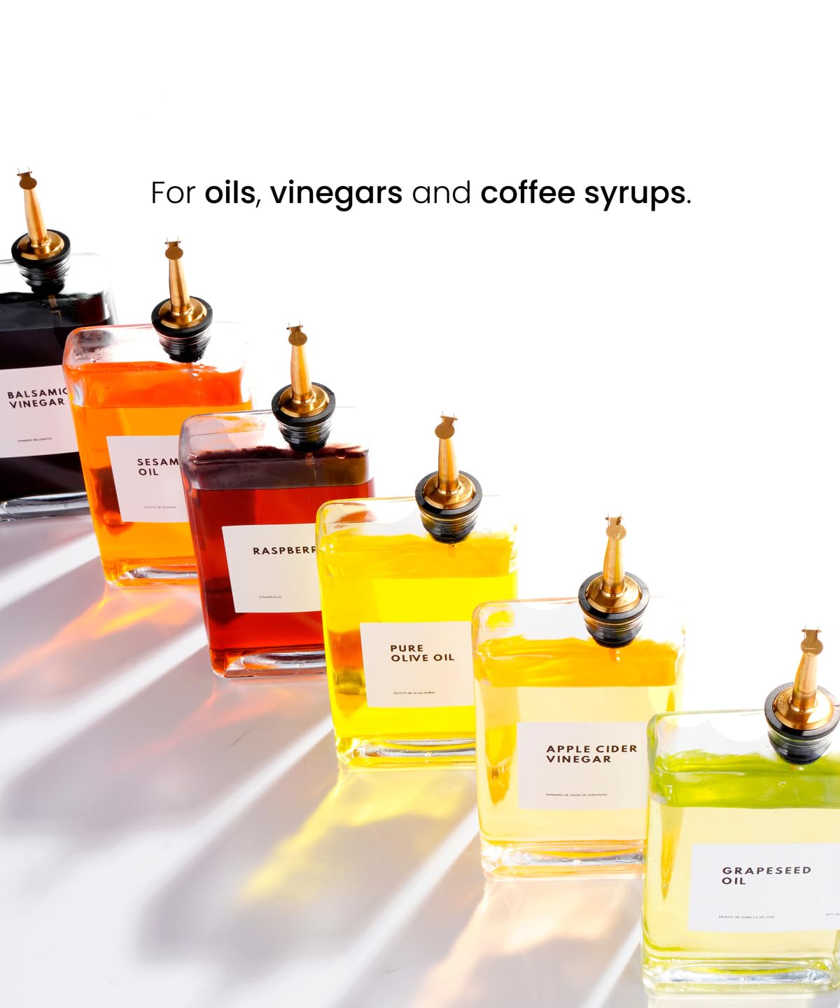 Conjunto apt 1101 de dispensadores para aceite y vinagre en oro, mesa elegante.
