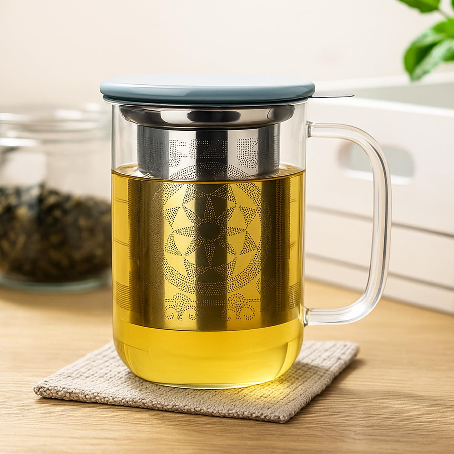 Infusor geométrico de acero inoxidable de Aquach filtra hojas con estilo.
