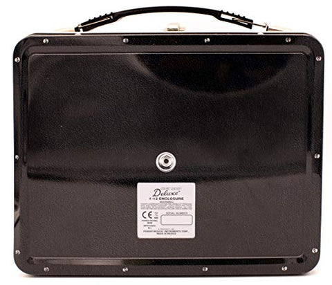 AQUARIUS Fender amplificador grande, frente en relieve con diseño llamativo.