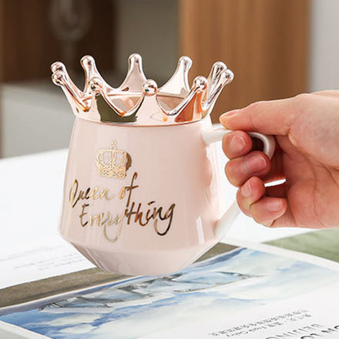 Taza Arawat con Cucharita y Posavasos, regalo práctico y decorativo.