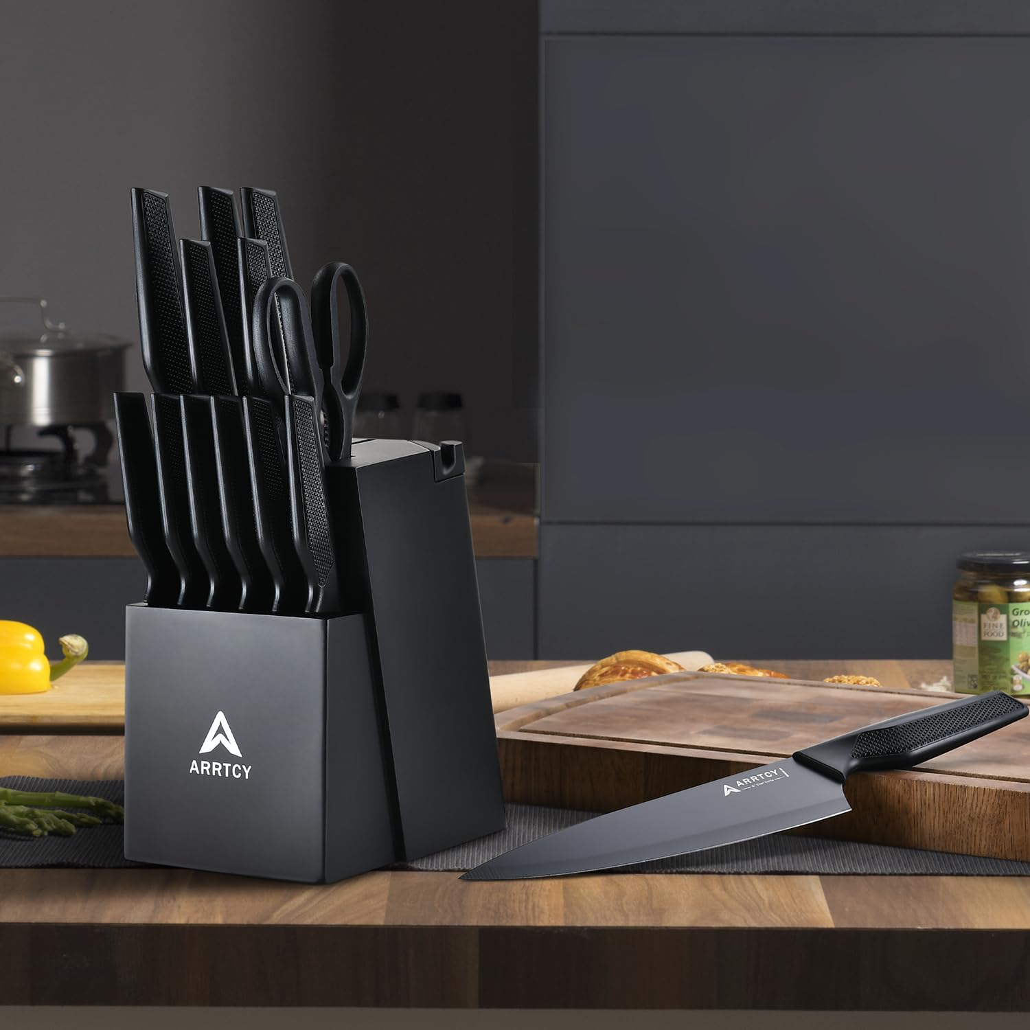 Arrtcy: bloque-cuchillos de madera con afilador incorporado.