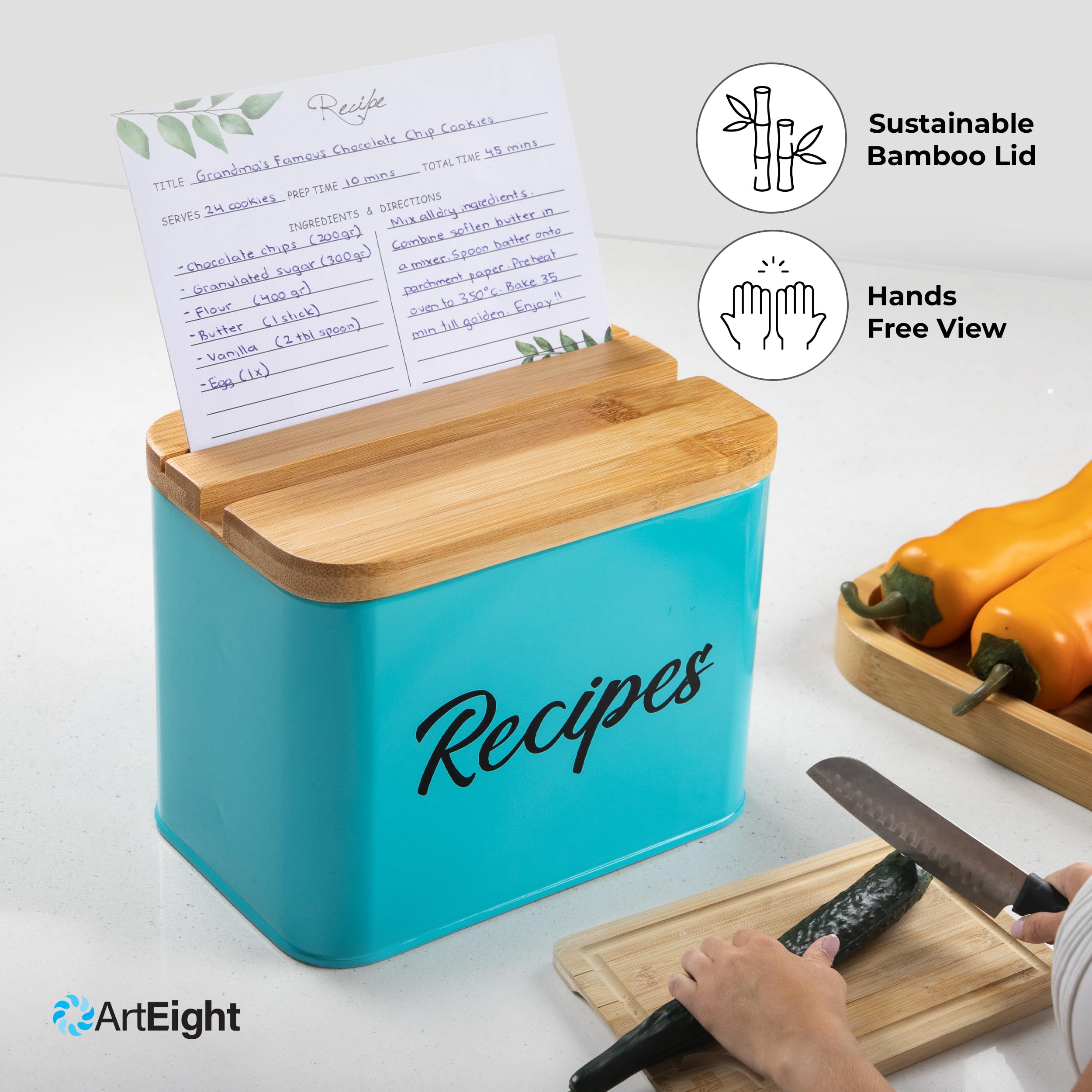 Interior de la ArtEight caja de recetas con tarjetas y divisores.
