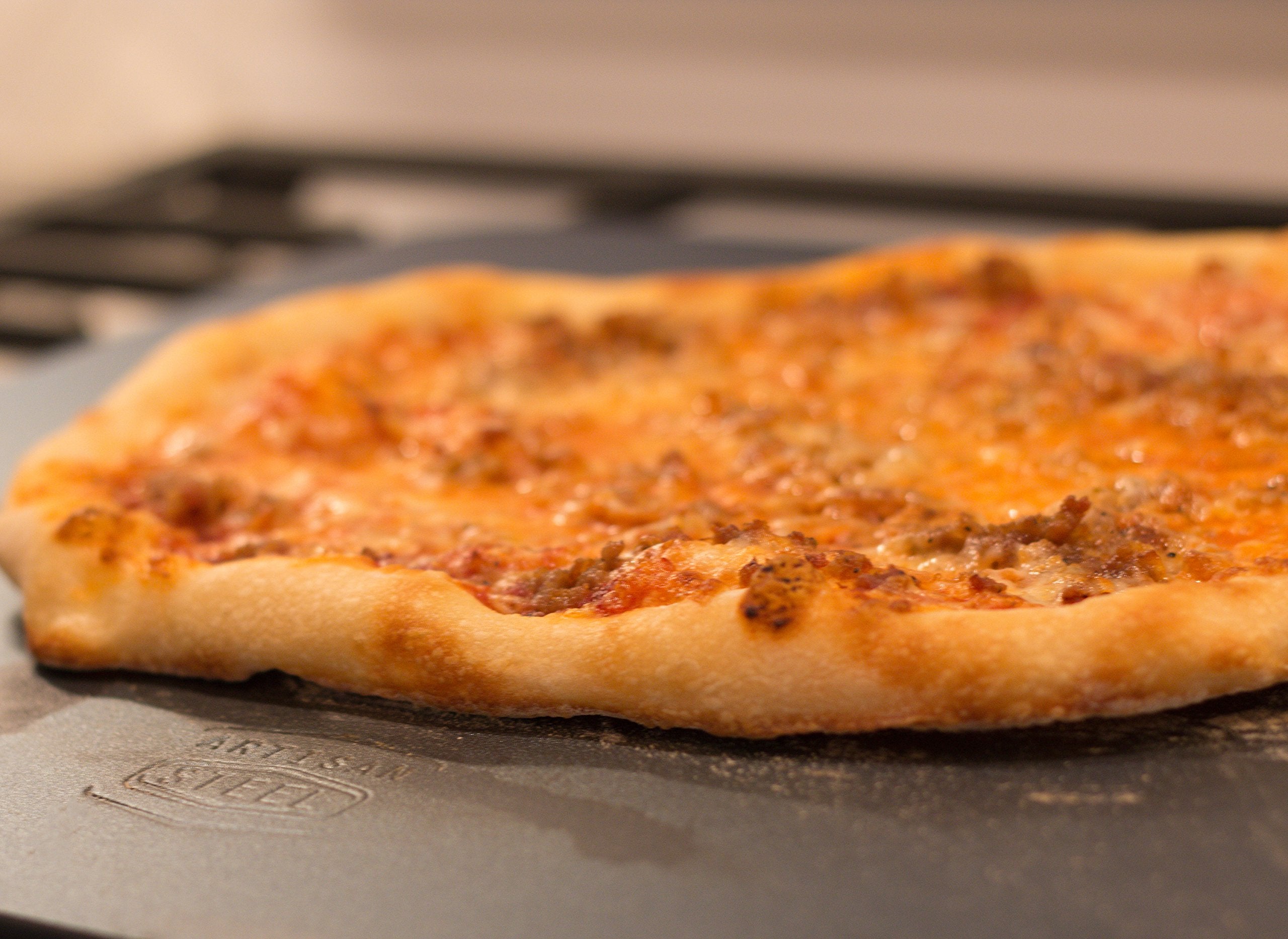 Artisan Steel — crujiente borde pizza en poco tiempo.
