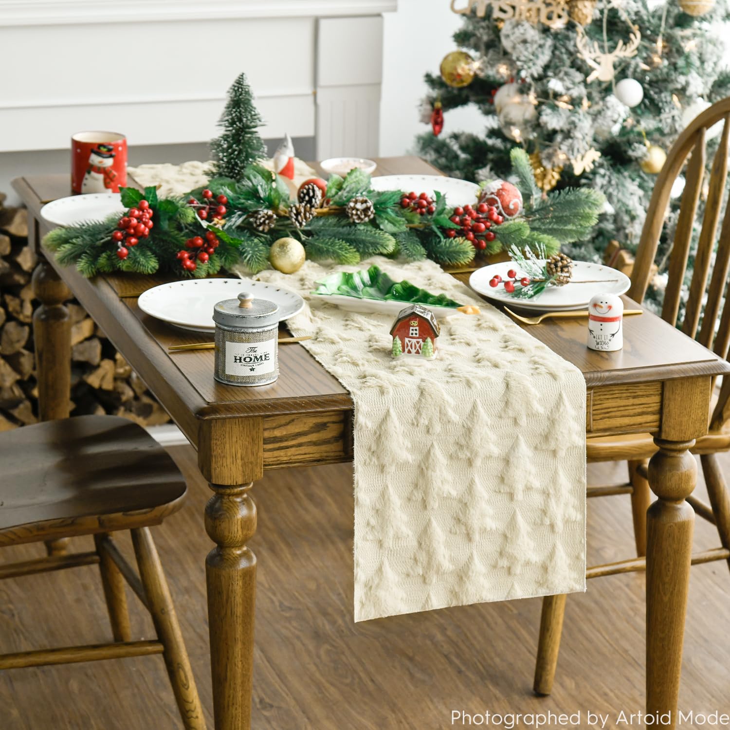 Camino de mesa beige con patrón jacquard de Artoid Mode para decoración festiva.