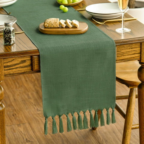 Artoid Mode camino de mesa con borlas verde oscuro para decorar y proteger la mesa