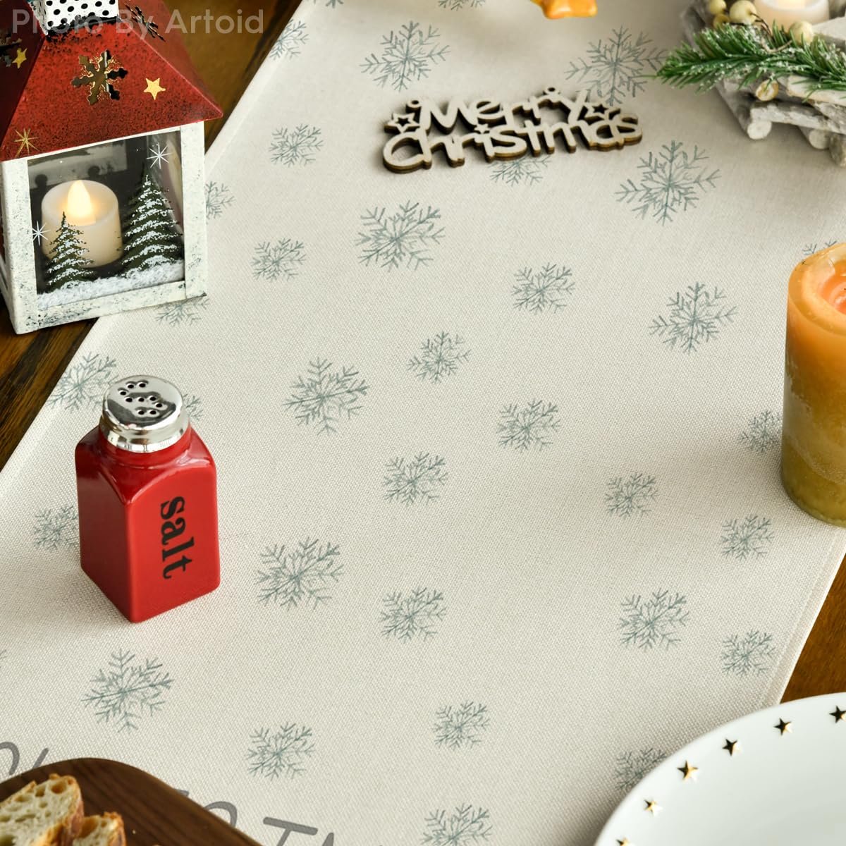 Artoid Mode diseño beige, motivo navidad, realza la mesa sin esfuerzo.