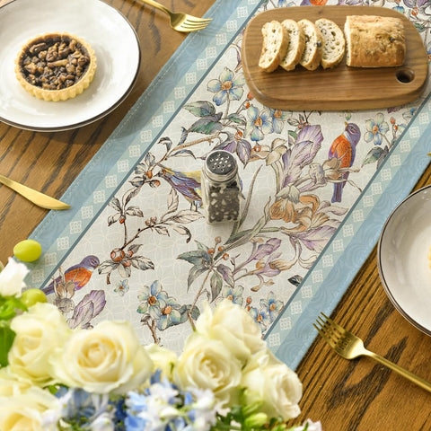 Artoid Mode corredor de mesa con flores anima la mesa diaria.