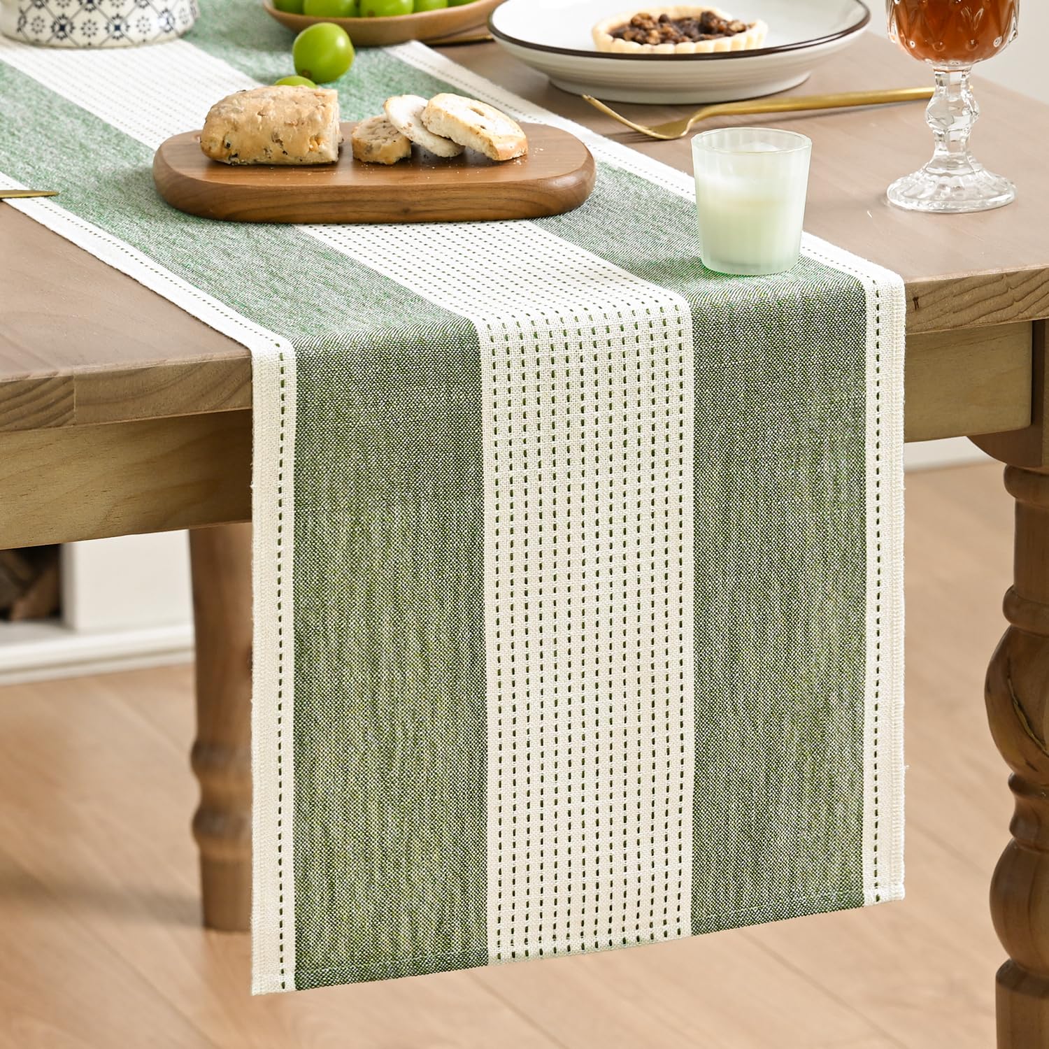 Artoid Mode Corredor de mesa Salvia Verde, protección de la mesa y estilo rústico.