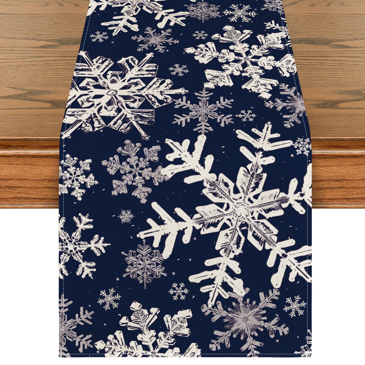 Artoid Mode corredor de mesa azul marino con copos de nieve, ideal para fiestas navideñas.
