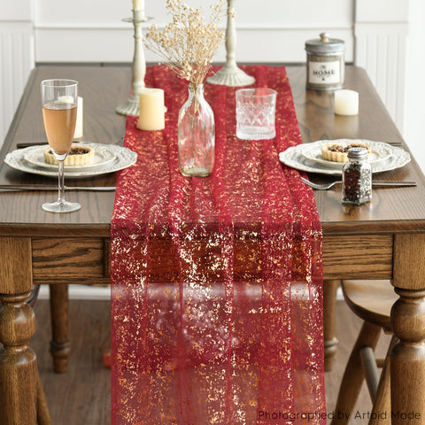 Artoid Mode corredor de mesa rojo dorado protege la superficie durante comidas.