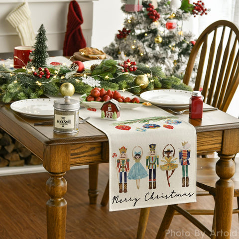Artoid Mode diseno acuarela navideño cascanueces para la mesa.