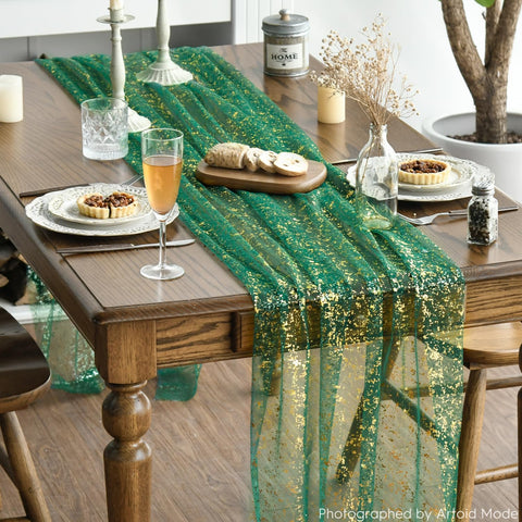 Artoid Mode, detalle de brillo metálico en mantel corredor, ideal para bodas y fiestas.