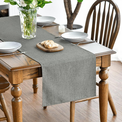 Mantel Artoid Mode gris claro para uso diario en la cena.