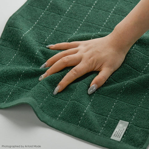 Artoid Mode set de cuatro toallas de cocina verde para varias tareas.