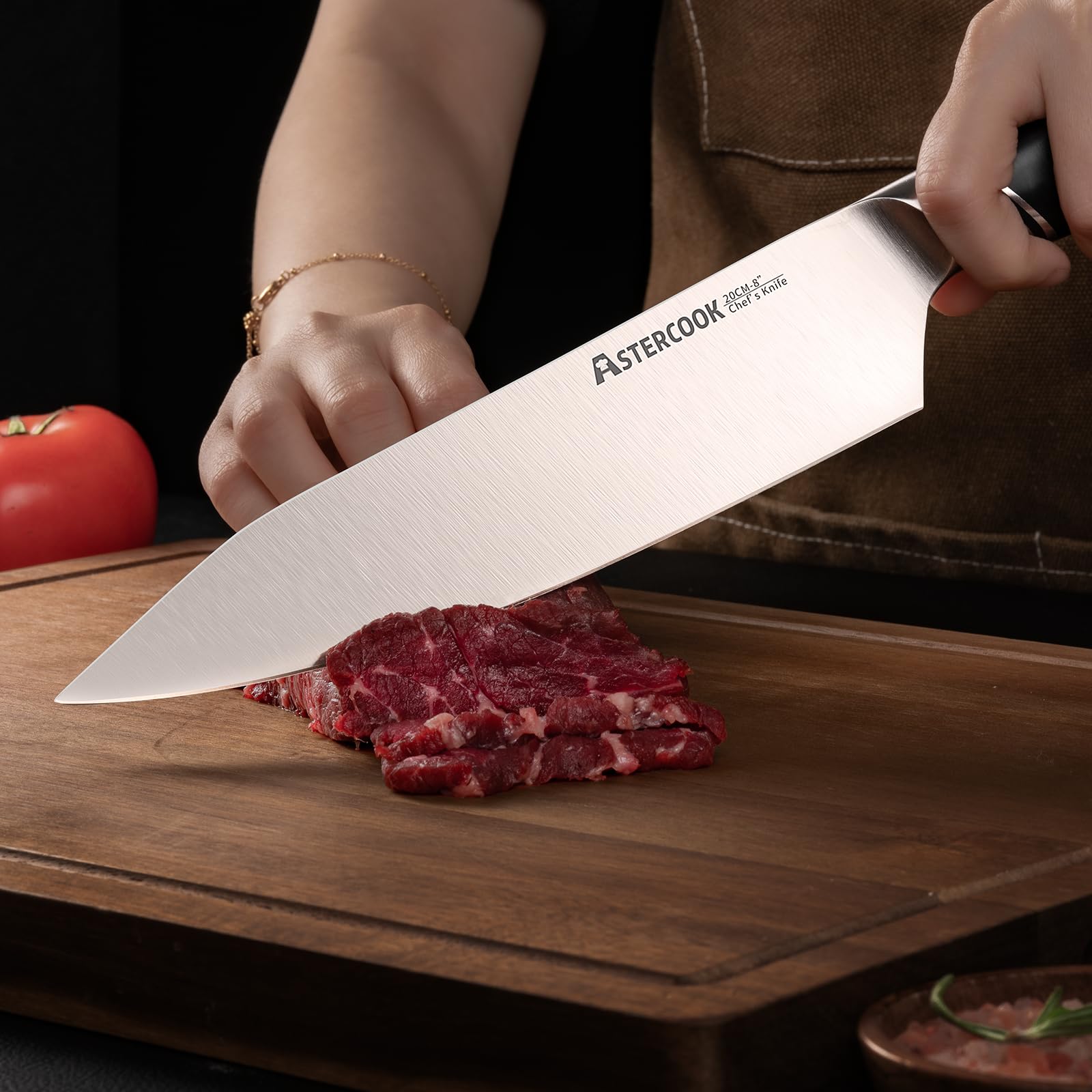 Astercook cuchillo chef corte carne para porciones consistentes.