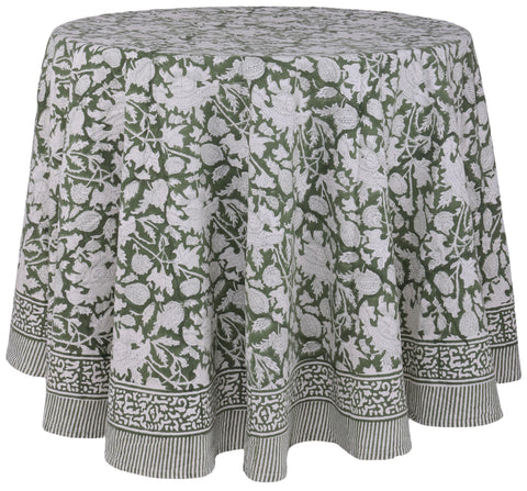 Mantel redondo Meraki Green de ATOSII, ideal para cenas elegantes al aire libre.