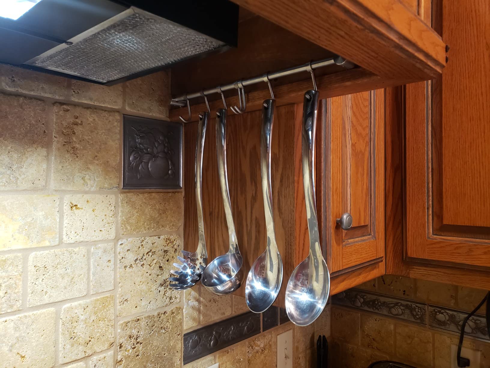 Audmore: instalación fácil con paquete completo para montar en la pared.