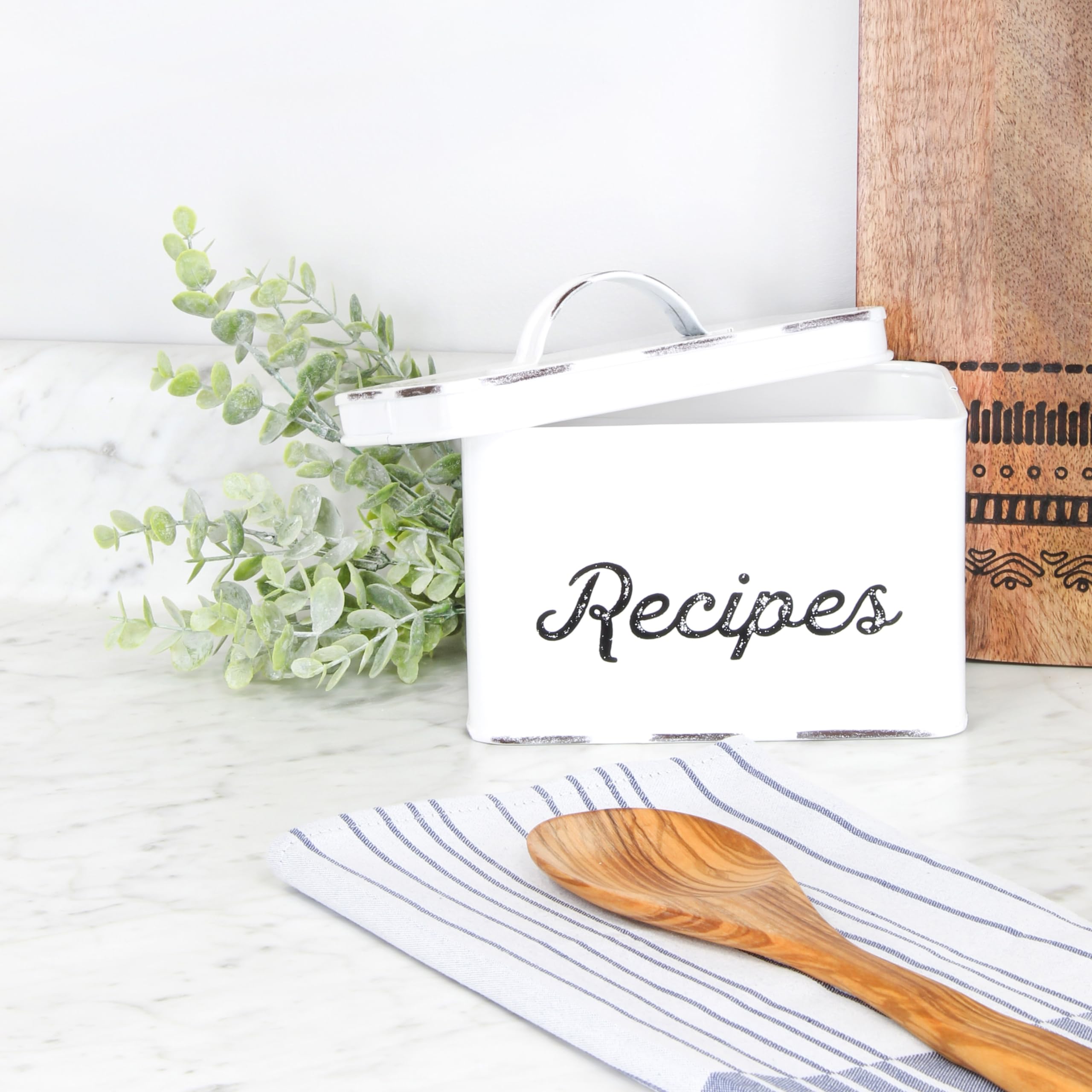 Estilo cocina rústica de AuldHome Design, encaja con decoración campestre.