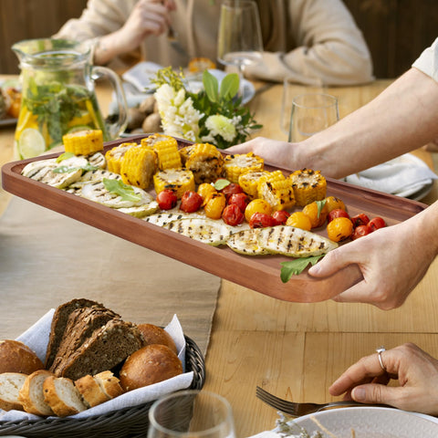 Plato de aperitivos Ayiaren, sirve porciones con estilo y facilidad.