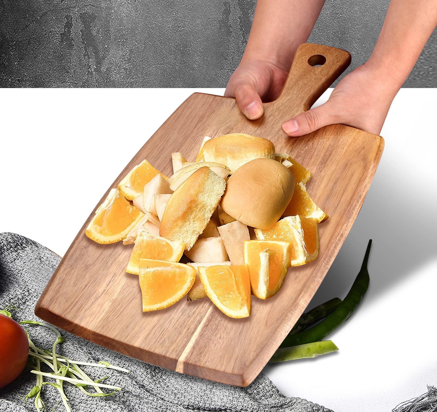 Tabla Ayiaren con mango rematado, ideal para cortar pan o carne