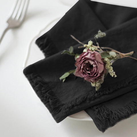 Ayuzawa servilletas de algodón artesanales con franja, ideales para eventos formales.