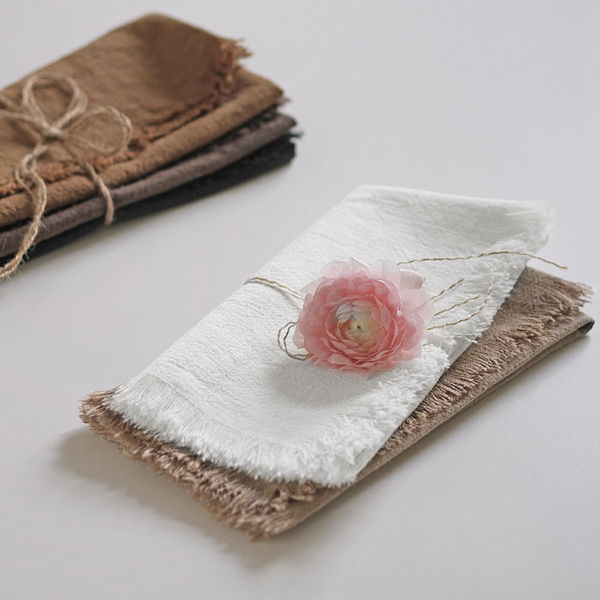Ayuzawa servilletas para eventos y bodas, aportan toque de hotel en la mesa.