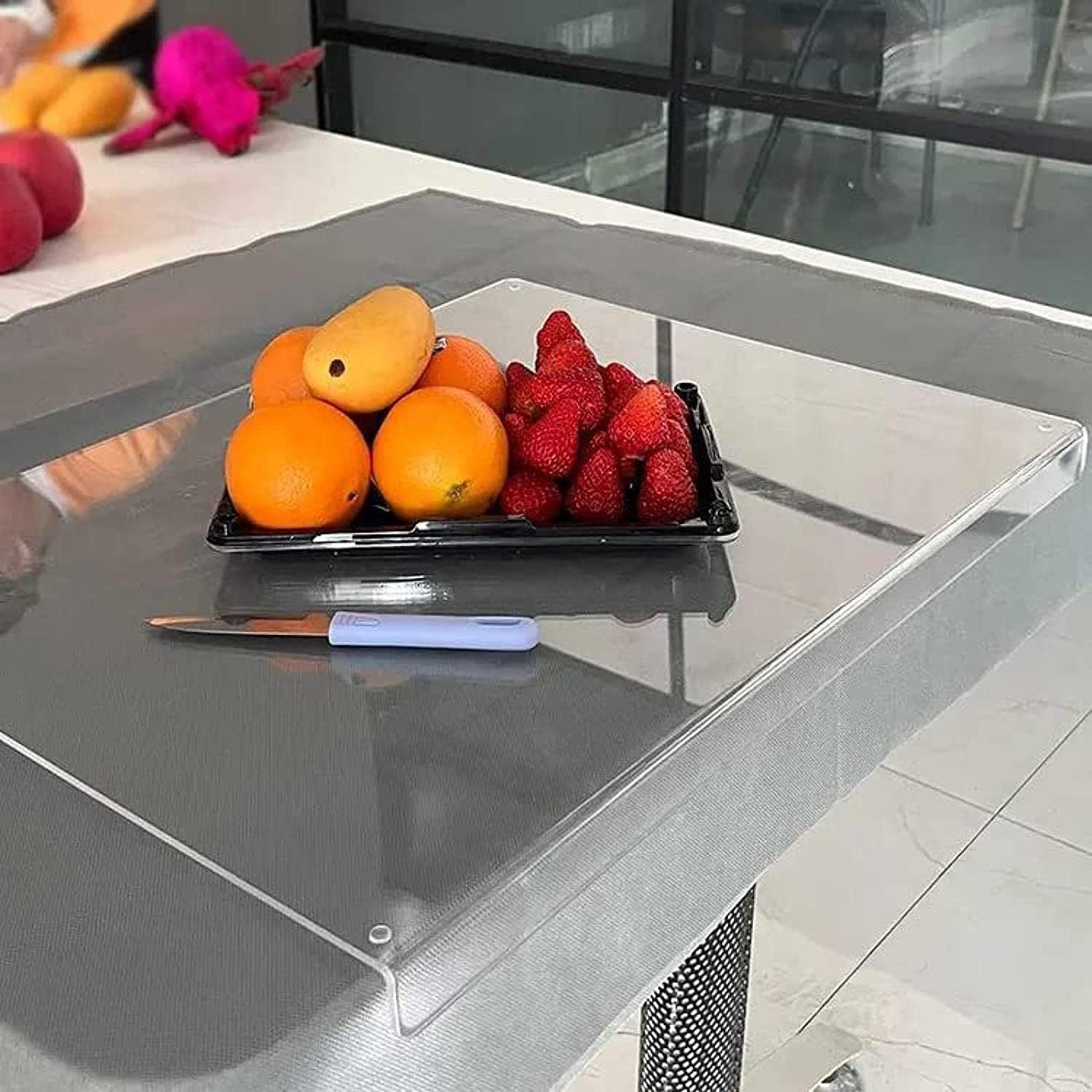 AZM Displays tabla con pies antideslizantes para uso estable.
