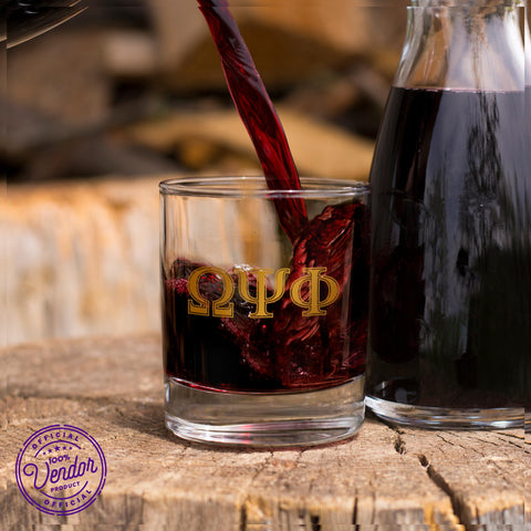 Vasos de Bad Bananas oficialmente licenciados para Omega Psi Phi