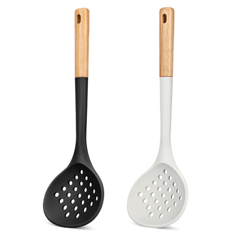 Badiano cucharón-colador grande con ranuras, ideal para escurrir sopas y freír con facilidad.