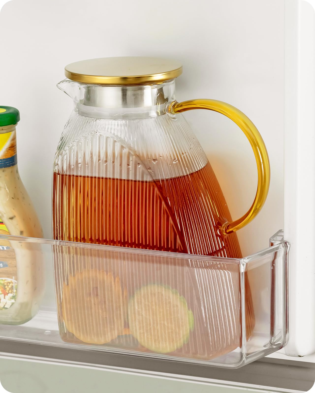 Jarra Baffect con patrón vertical para servir bebidas frías o calientes.