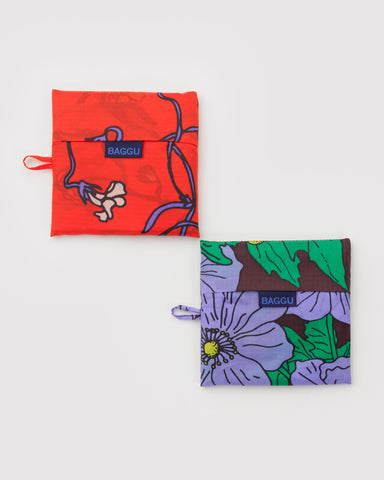 BAGGU bolsa floral de tamaño 33x18x9, perfecta para transportar artículos diarios.