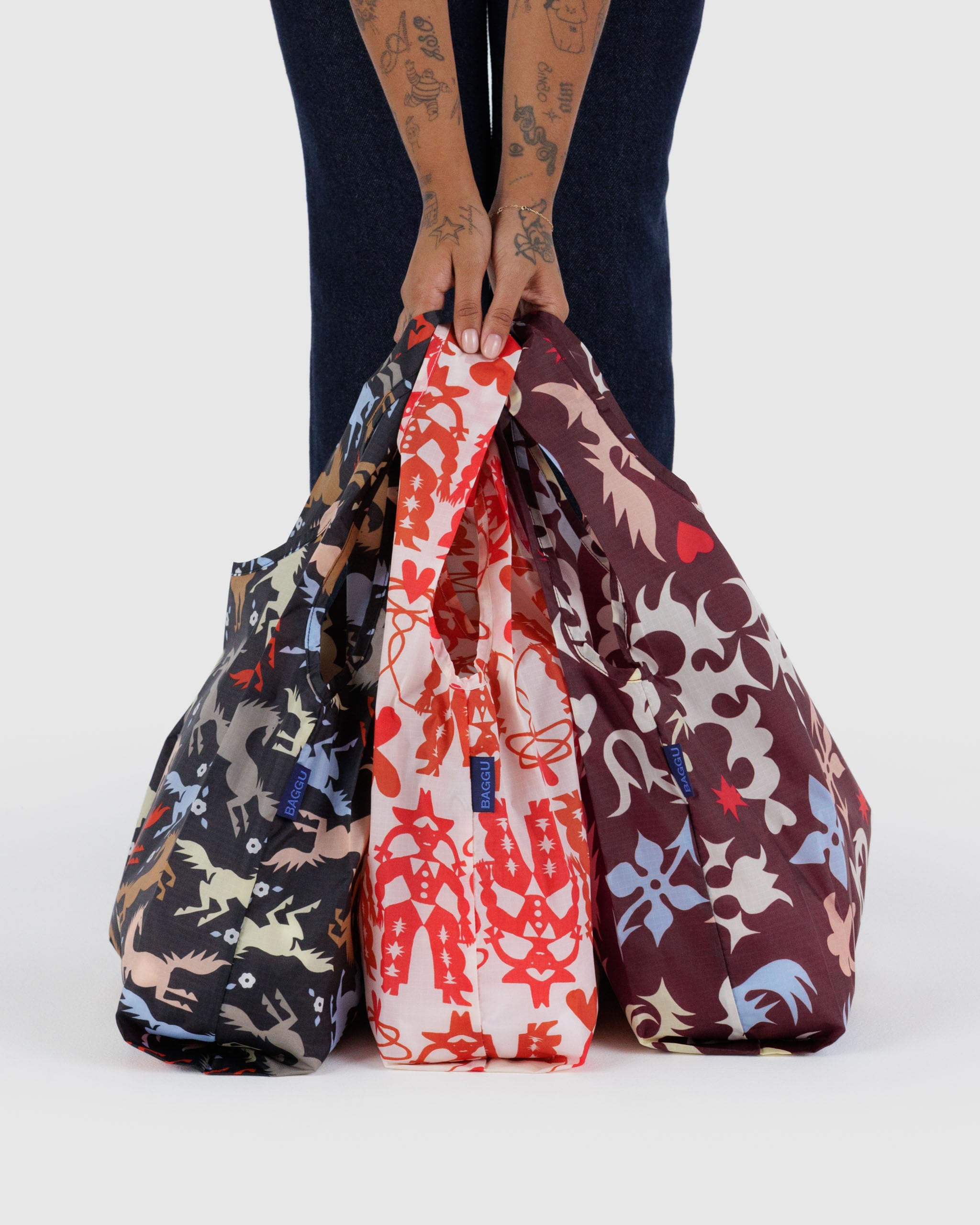 BAGGU juego de 3 bolsas plegadas en funda, almacenamiento compacto