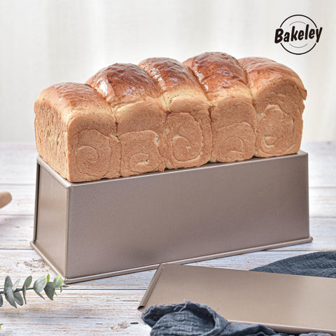 Dimensiones 34,5 cm x 13,7 cm x 12 cm para horneados consistentes.