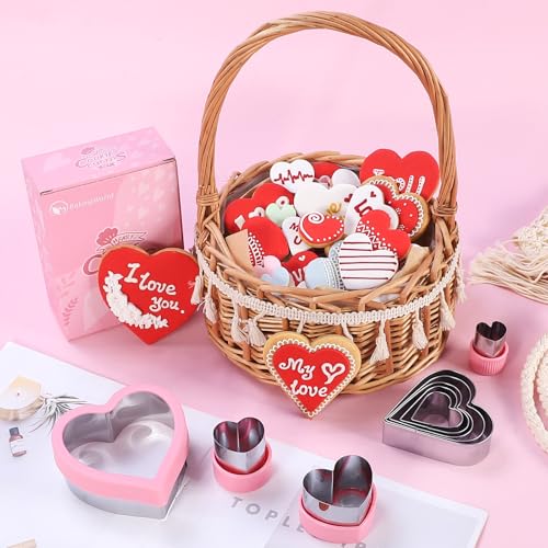 Corazones de tamaños variados de BakingWorld para galletas y decoraciones.