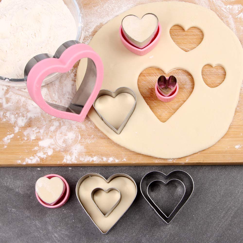 Fácil limpieza y brillo conservado de los cortadores BakingWorld.