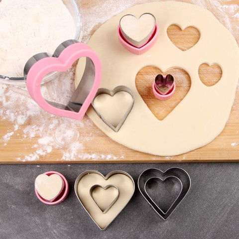 Fácil limpieza y brillo conservado de los cortadores BakingWorld.