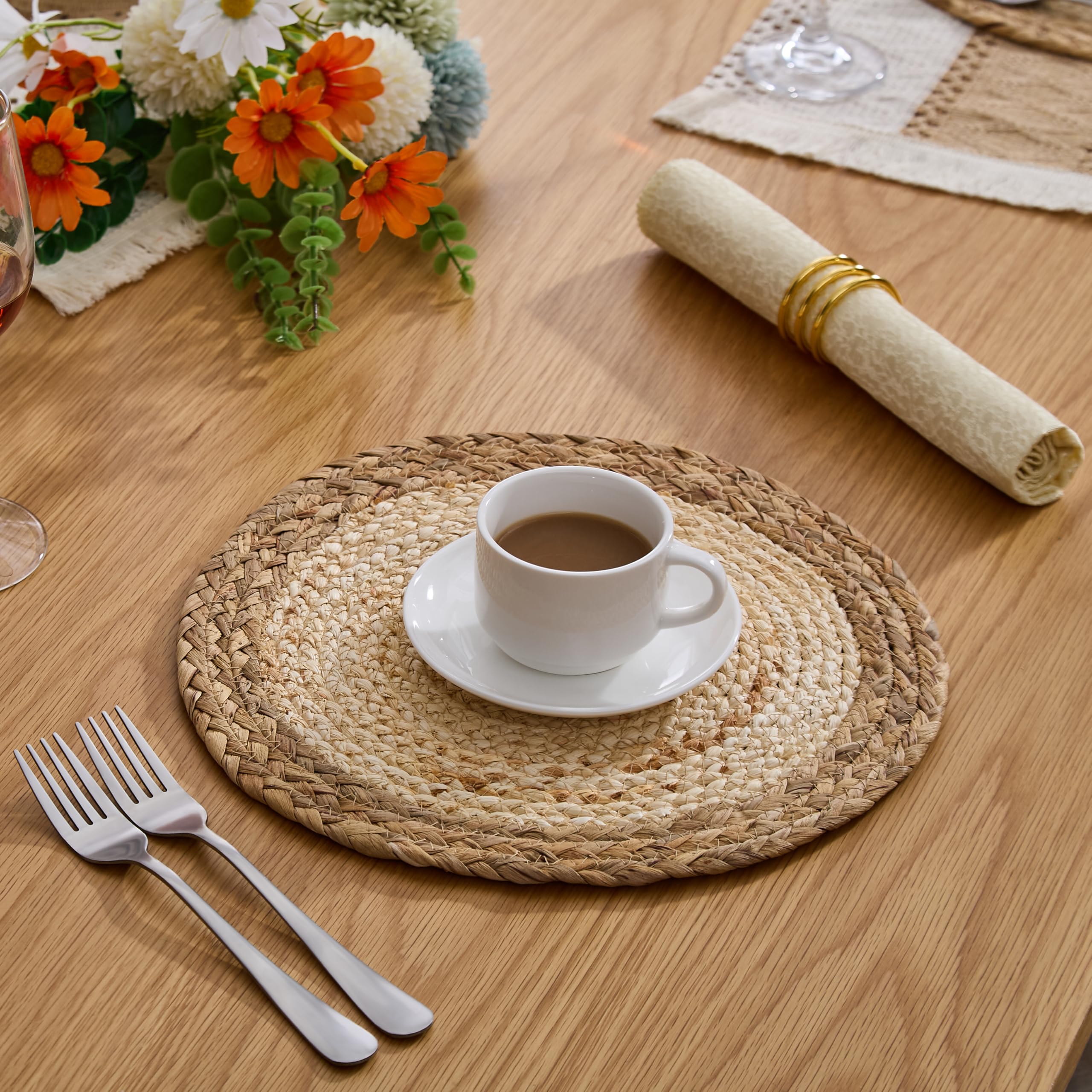 uso diario recomendado en comedor moderno con manteles baklean