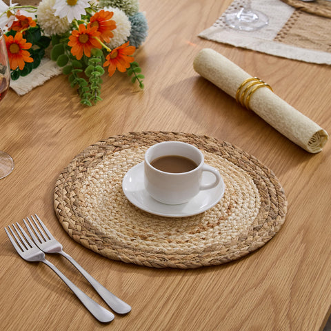 uso diario recomendado en comedor moderno con manteles baklean