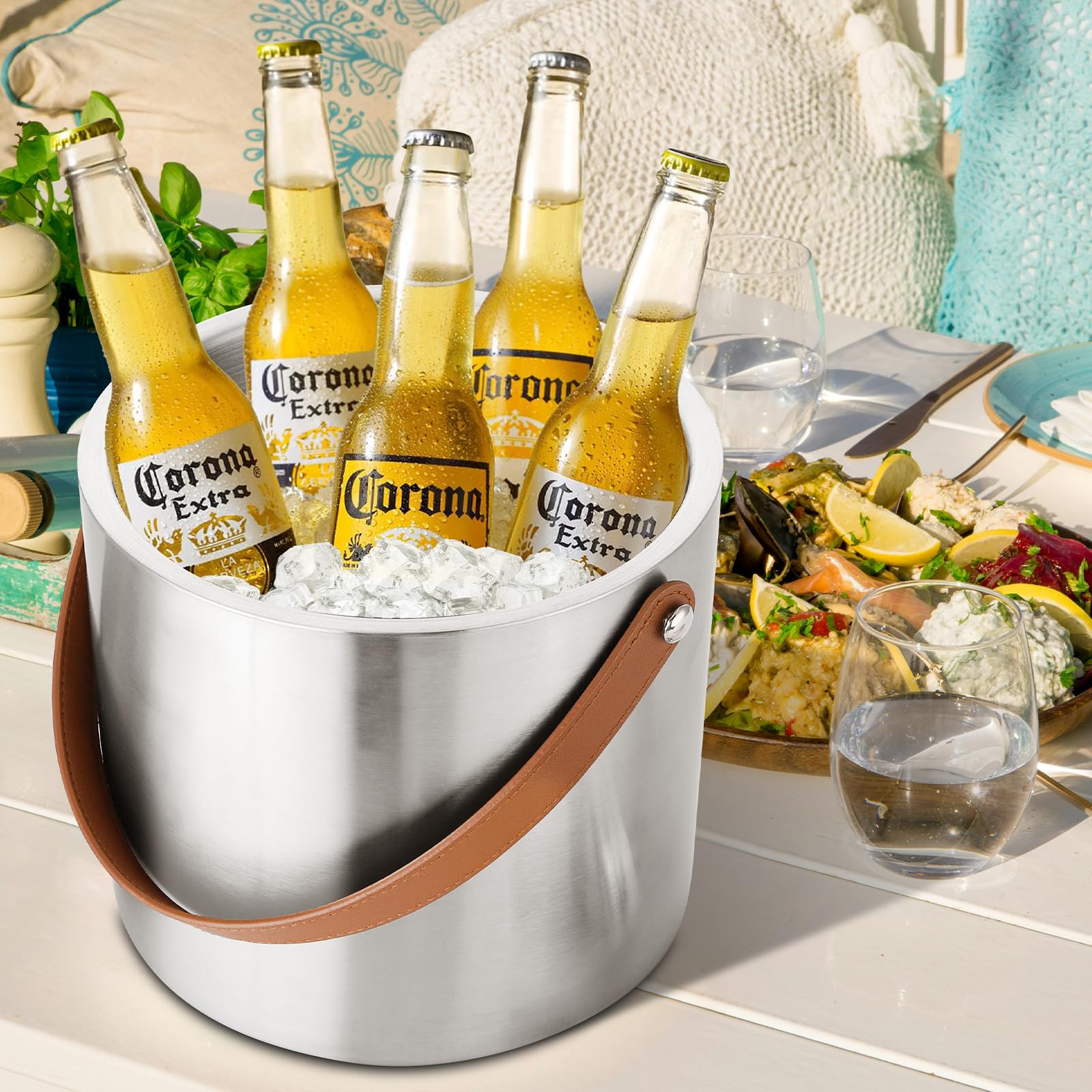 Bakpoco cubo de hielo 4L en ambiente fiesta exterior.