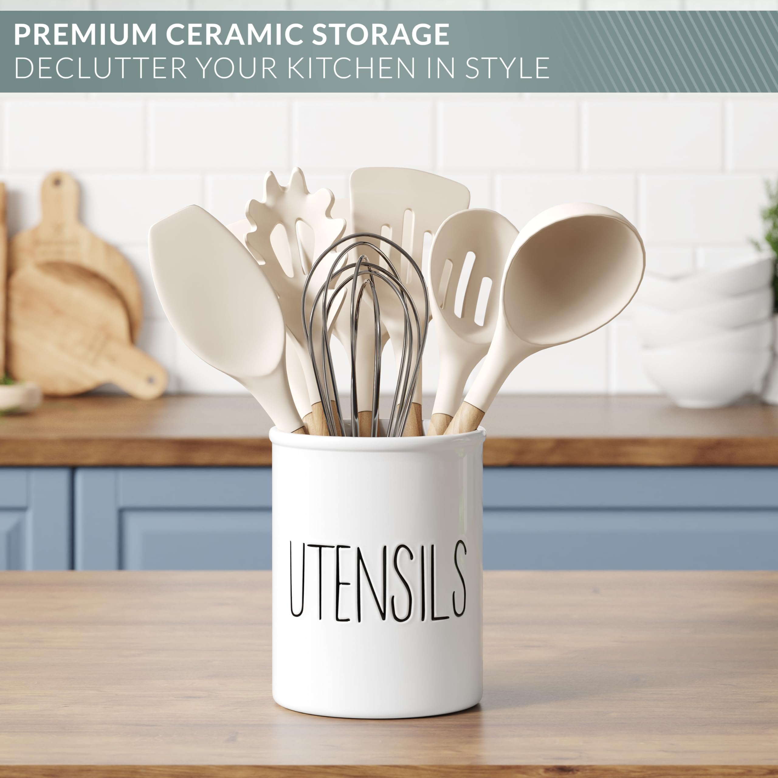 Organización de utensilios de cocina con Barnyard Designs en blanco práctico.