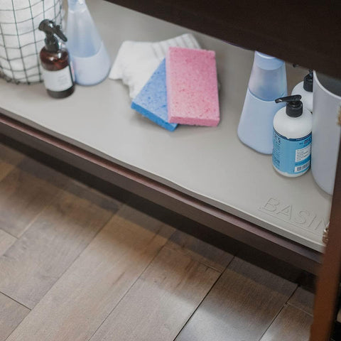 BASIN: diseño antideslizante, evita movimientos de objetos dentro del gabinete.