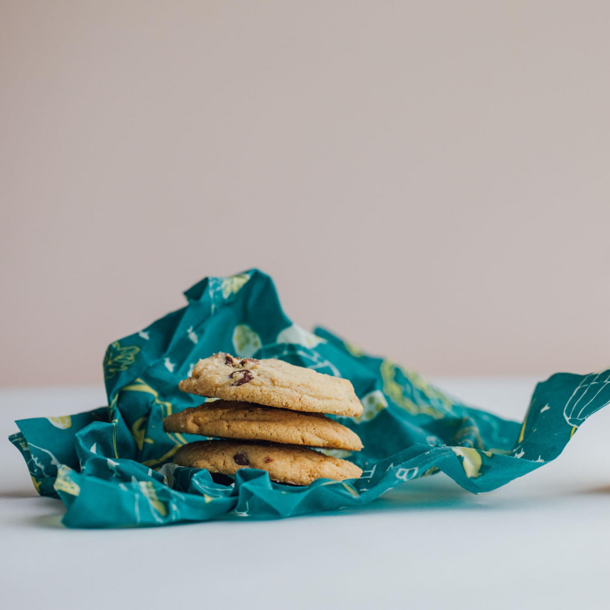 Bee's Wrap cera de abejas y resinas naturales, envuelve alimentos sin plástico.